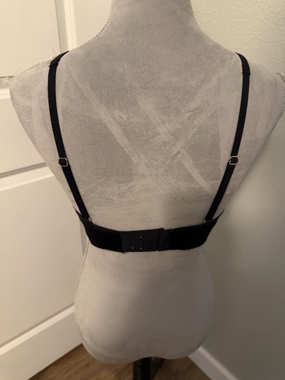 Soma Black Sheer Mesh Triangle Bralette, Sz M, NWOT - Picture 3 of 4